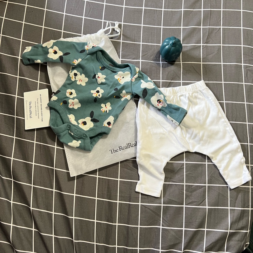 BRAND NEW   TEA newborn outfit sized up to 8 pounds